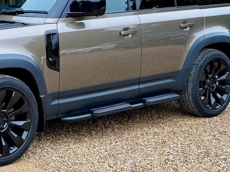 NEW DEFENDER 110 SIDE STEPS